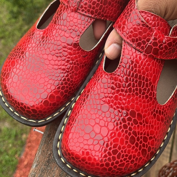 Ingaro Happy Red like New Size 6.5 - Picture 6 of 6